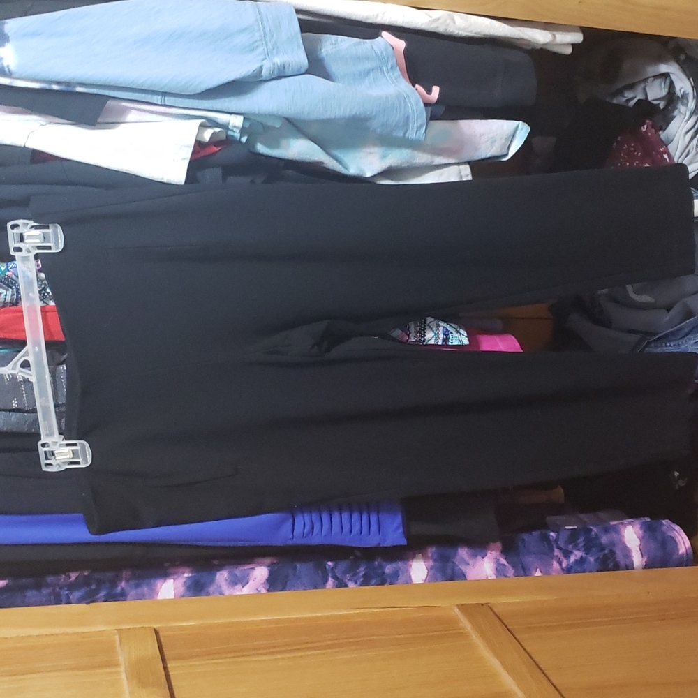 Chico's 1.5 P Black Dress Capris